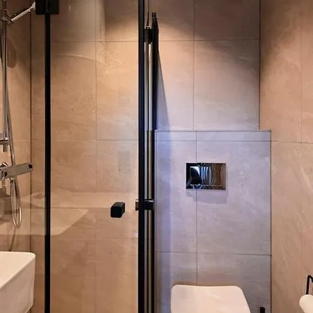 Modern With In Out In شقة هافيِلْ